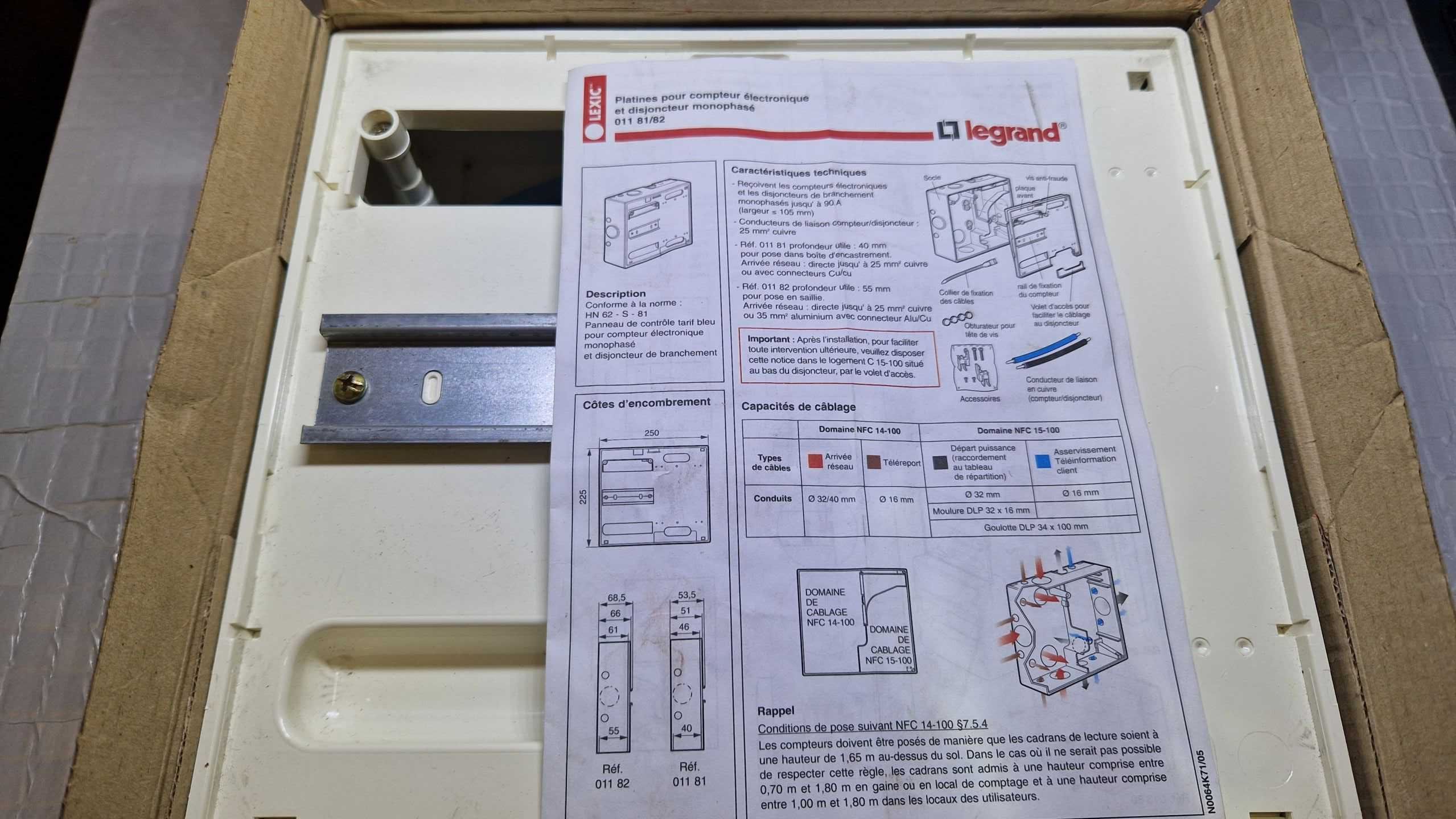 Legrand 011 82 płyta do montażu wyłącznika przyłączeniowego