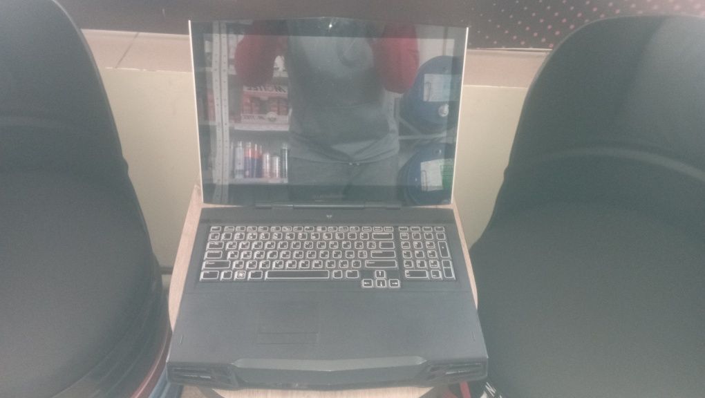 Ноутбук Alienware M17x