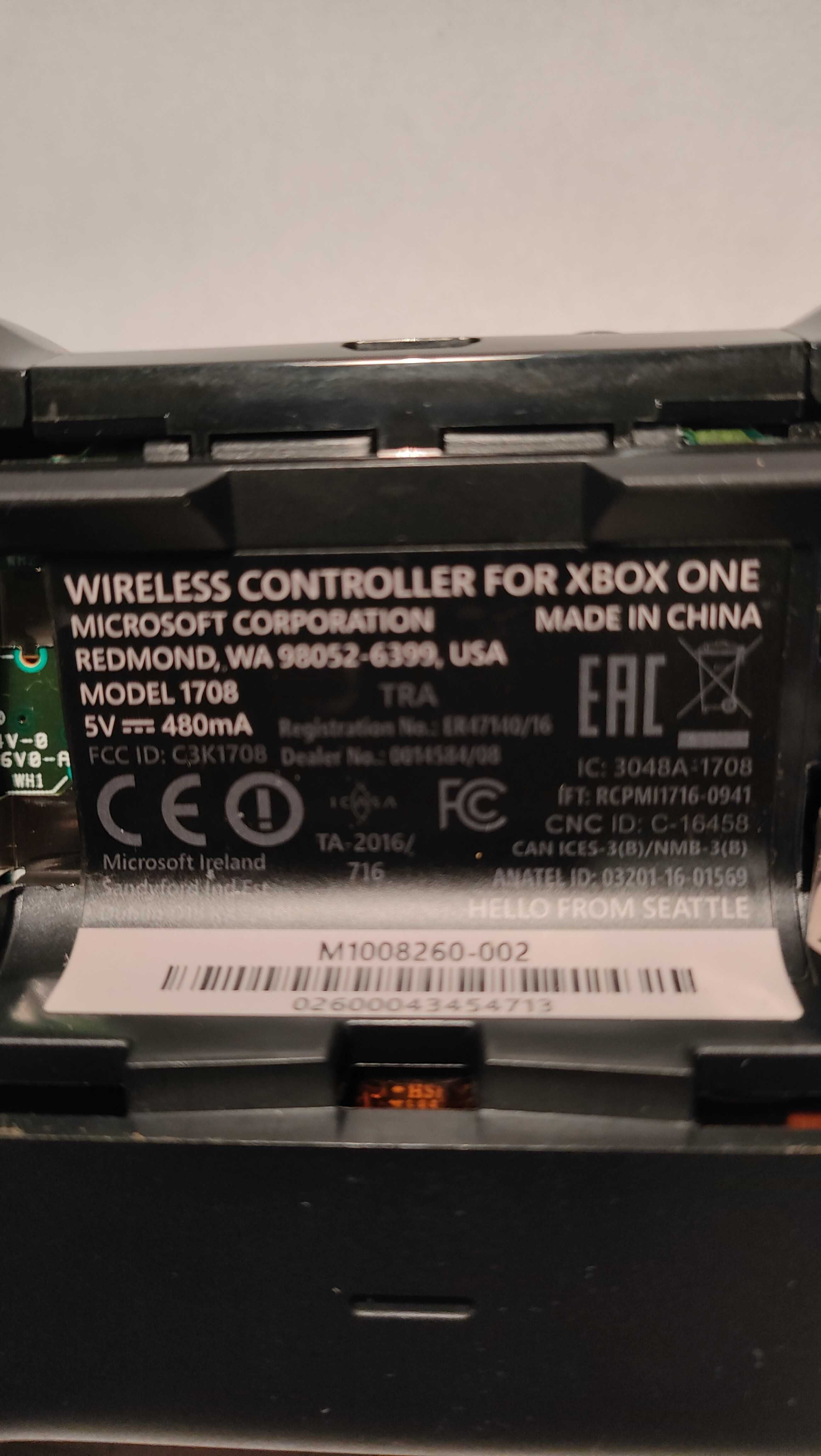 Xbox one X, Kinect, 2 pady, gra gratis