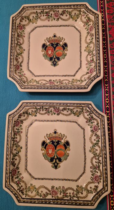 Pratos decorativos novos