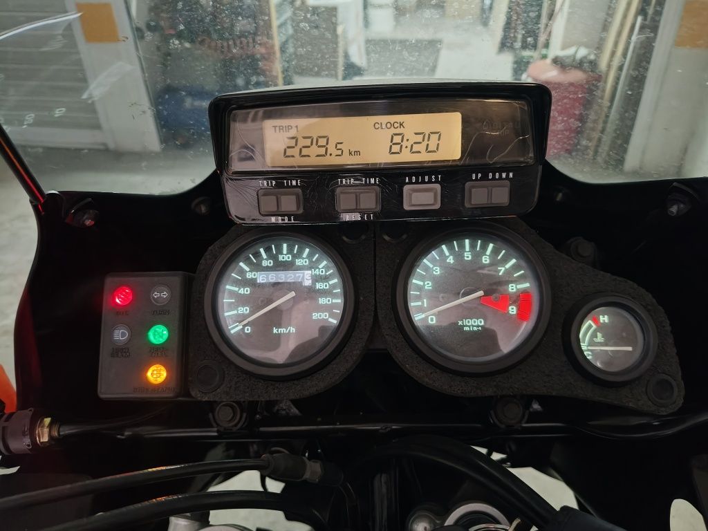 África Twin XRV750