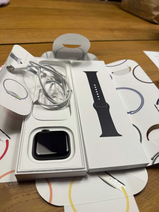 Apple Watch SE 44 mm (2. gen) – stan bardzo dobry