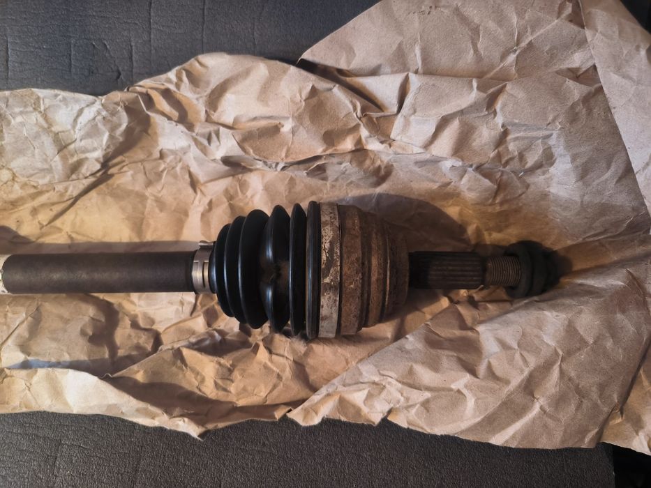 Полуось на  logan/sandero 1.6 (k4m)