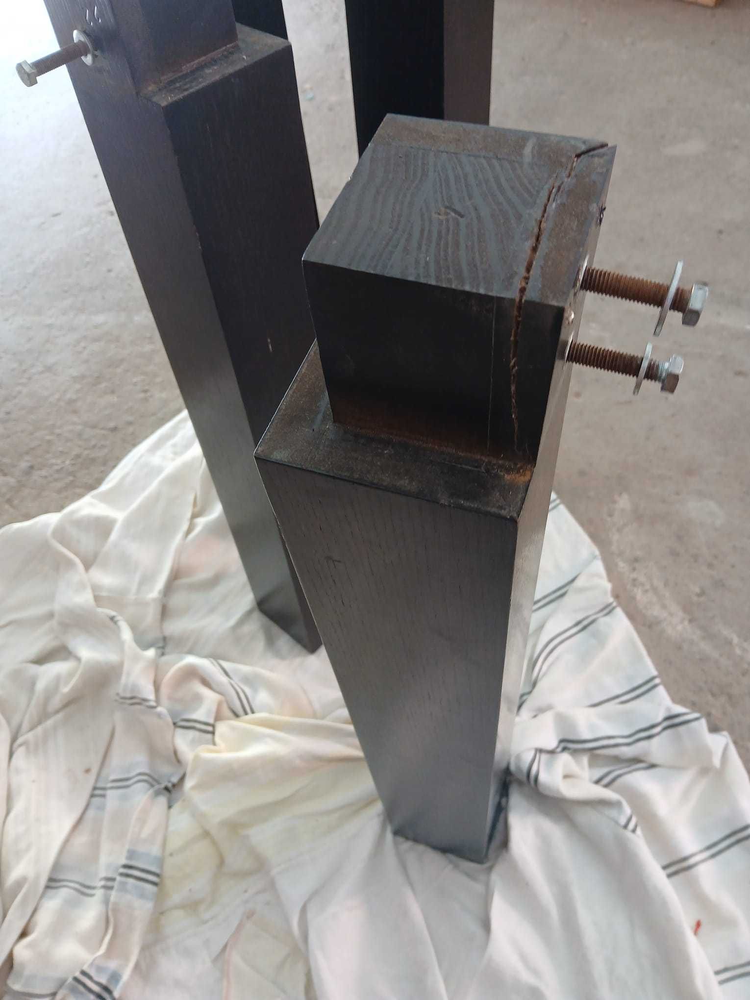 Mesa de jantar e 6 cadeiras em pele - NOVO PREÇO PARA DESOCUPAR