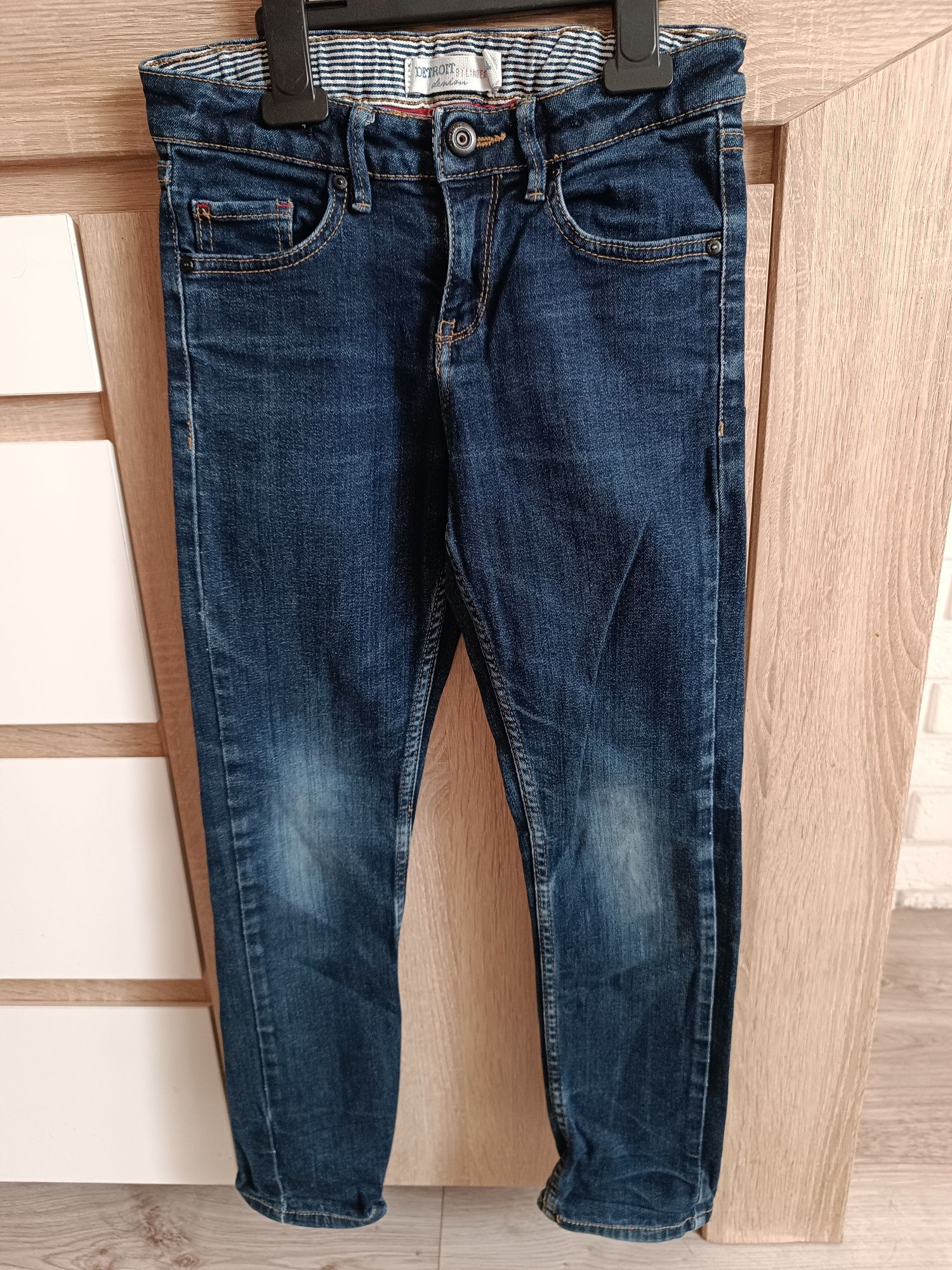 Spodnie jeans 134