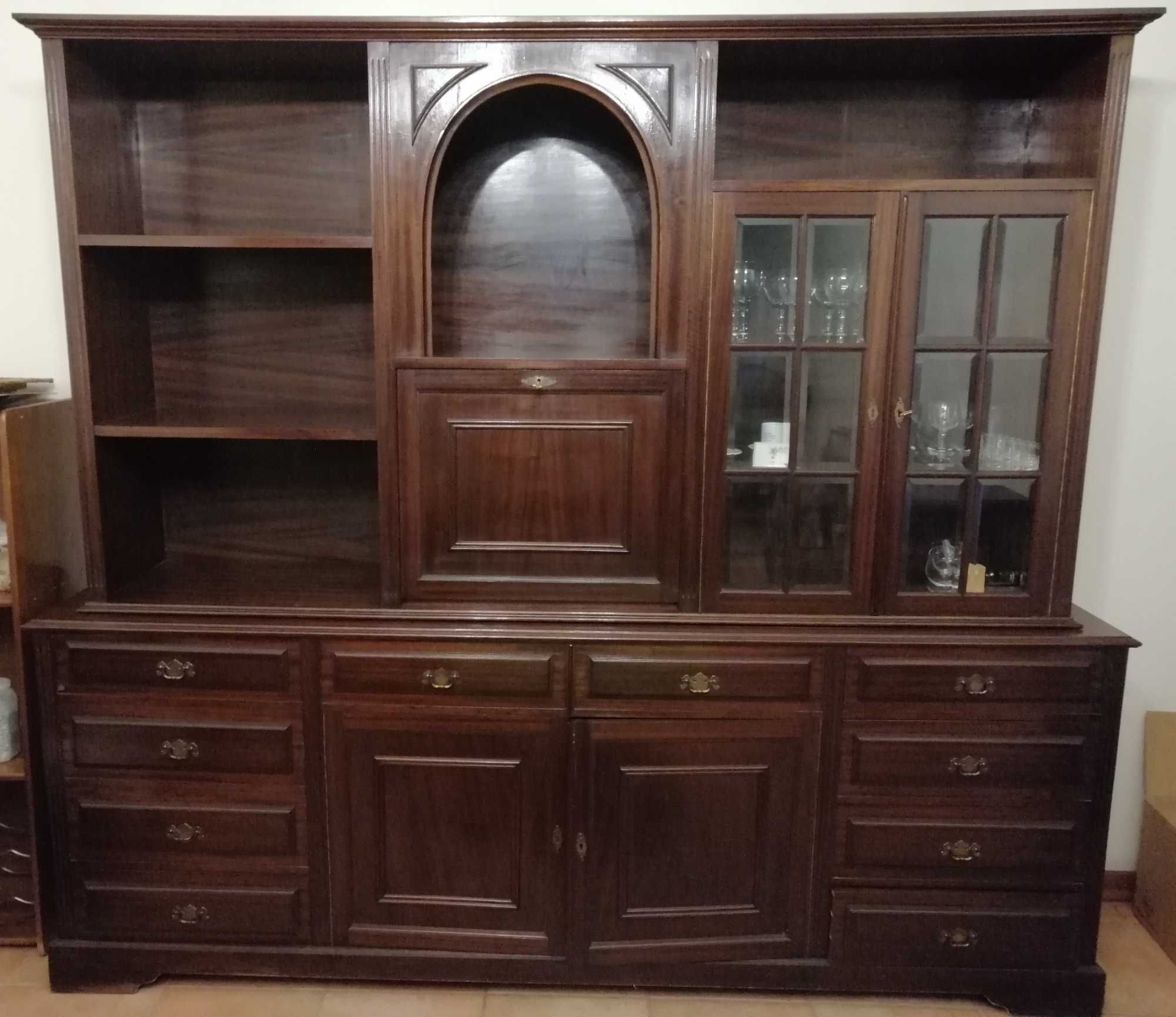 Móvel de sala de jantar.
