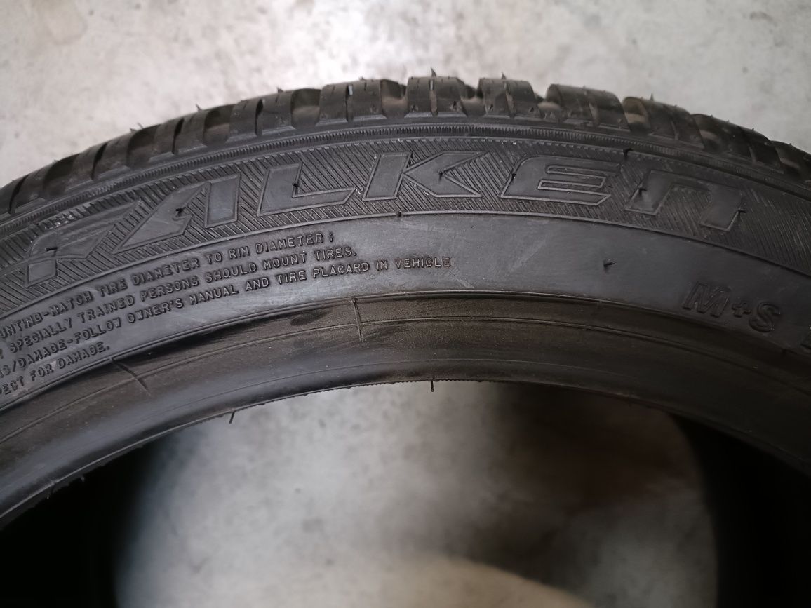 Opona Zimowa Falken EuroWinter HS01 255/40R18 99V