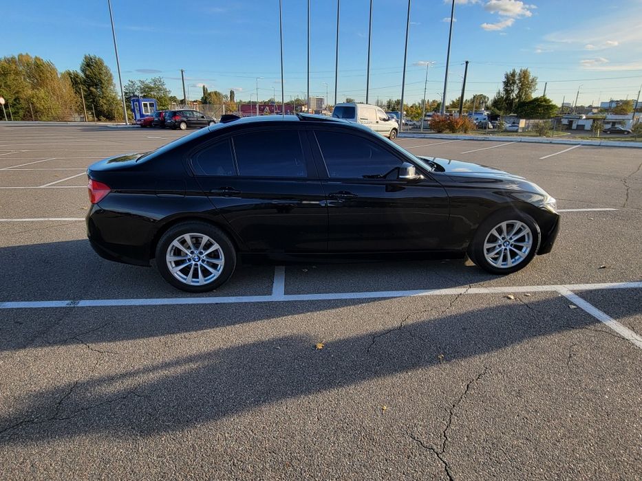 Продаю BMW F30 /2016