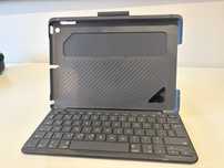 Etui z klawiaturą na iPad 5, 6 gen Logitech Slim Folio