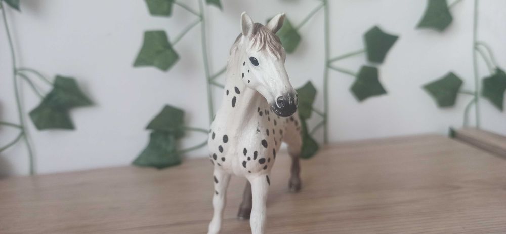 schleich 13889 Ogier rasy knabstrupper,