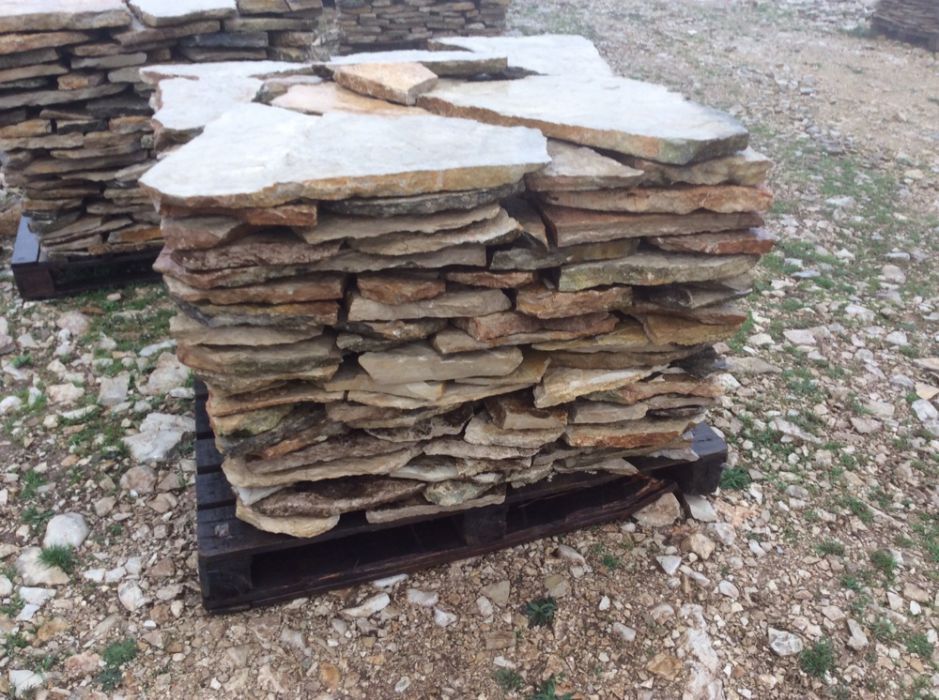 pedra média rustica queimada Sol