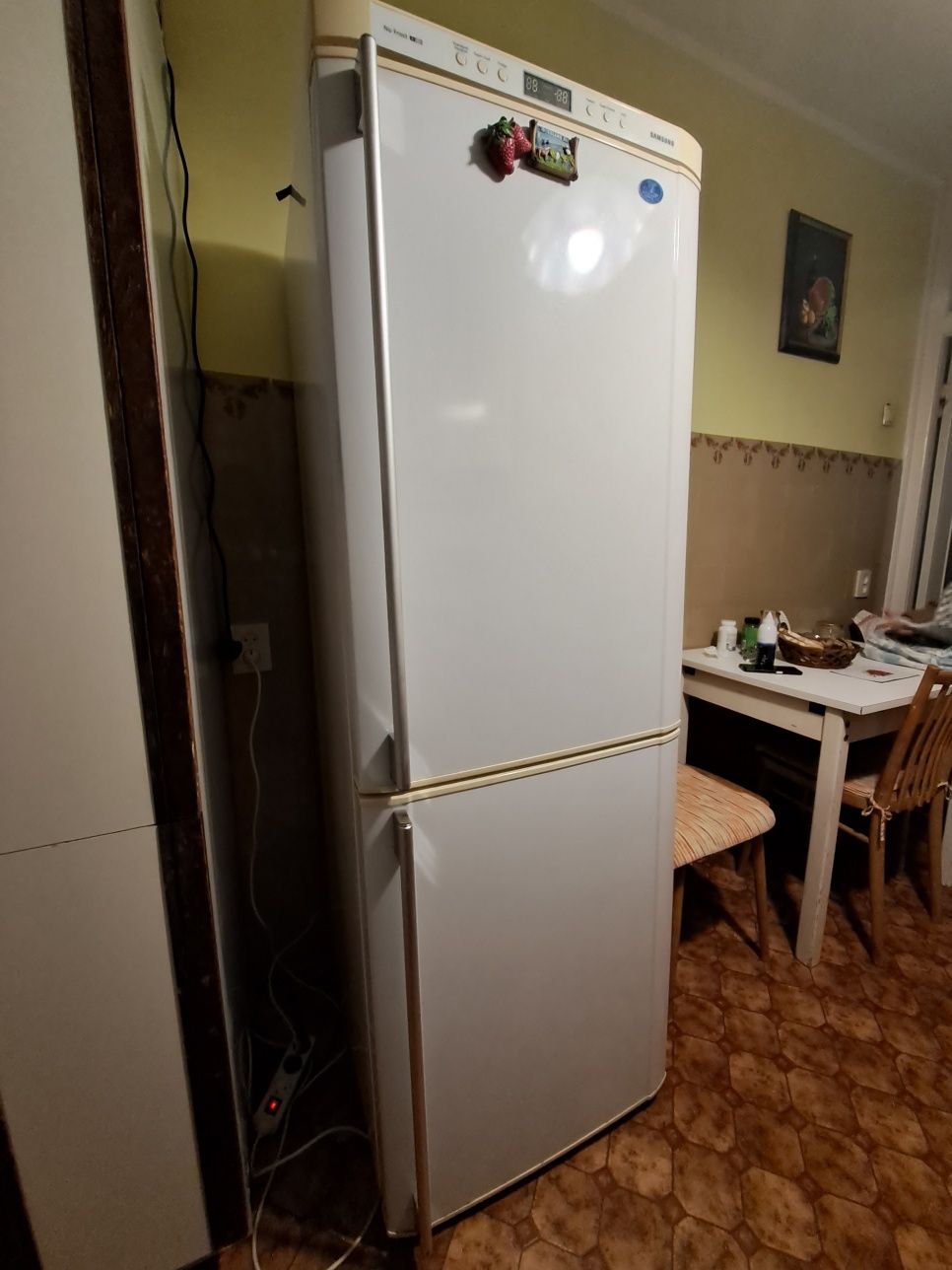 Холодильник з морозилкою Samsung NO FROST 1.75×60 домашній робочий