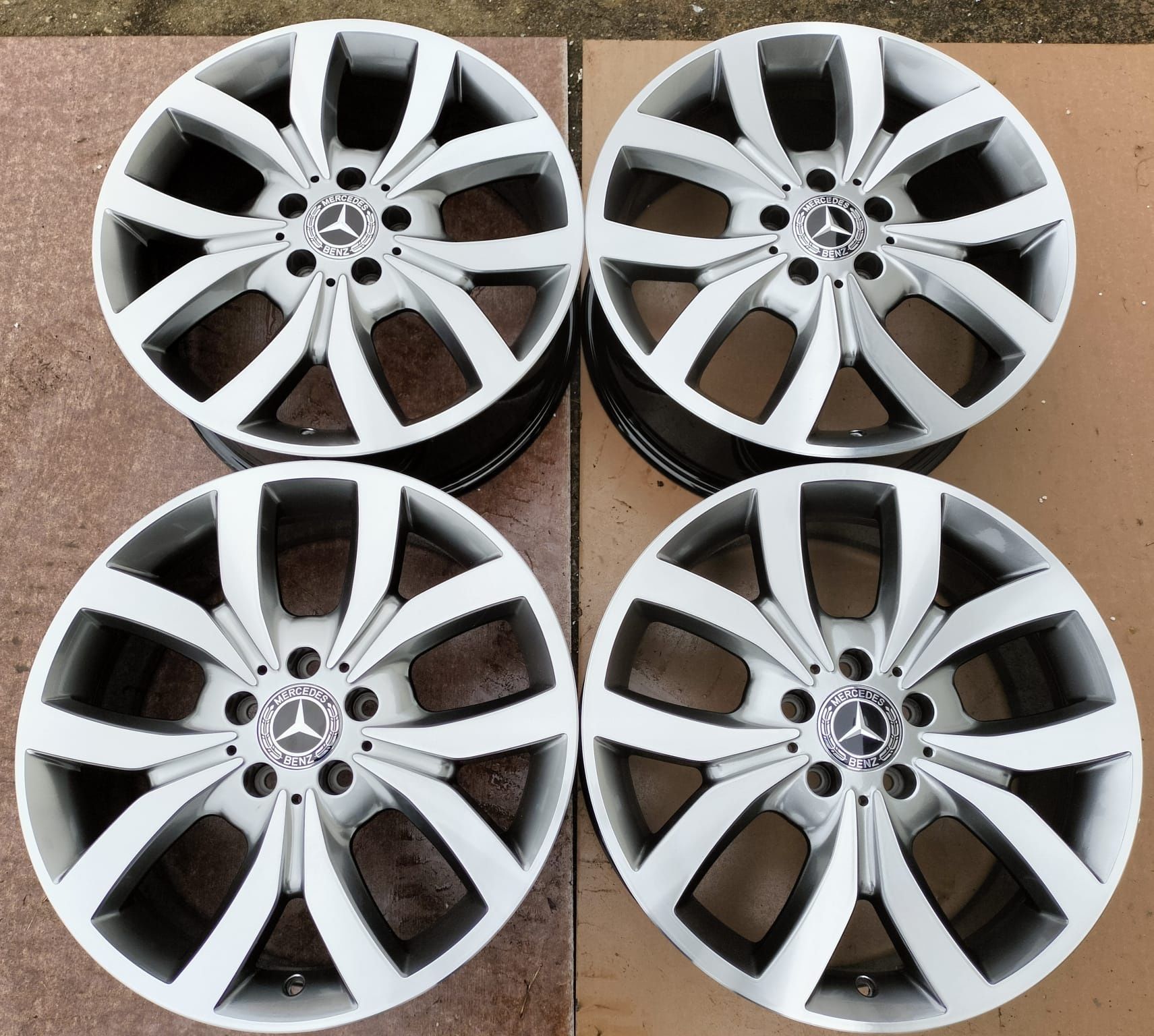 Felgi aluminiowe Mercedes A B C CLA Vito  Viano 7,5x18 ET52 5x112