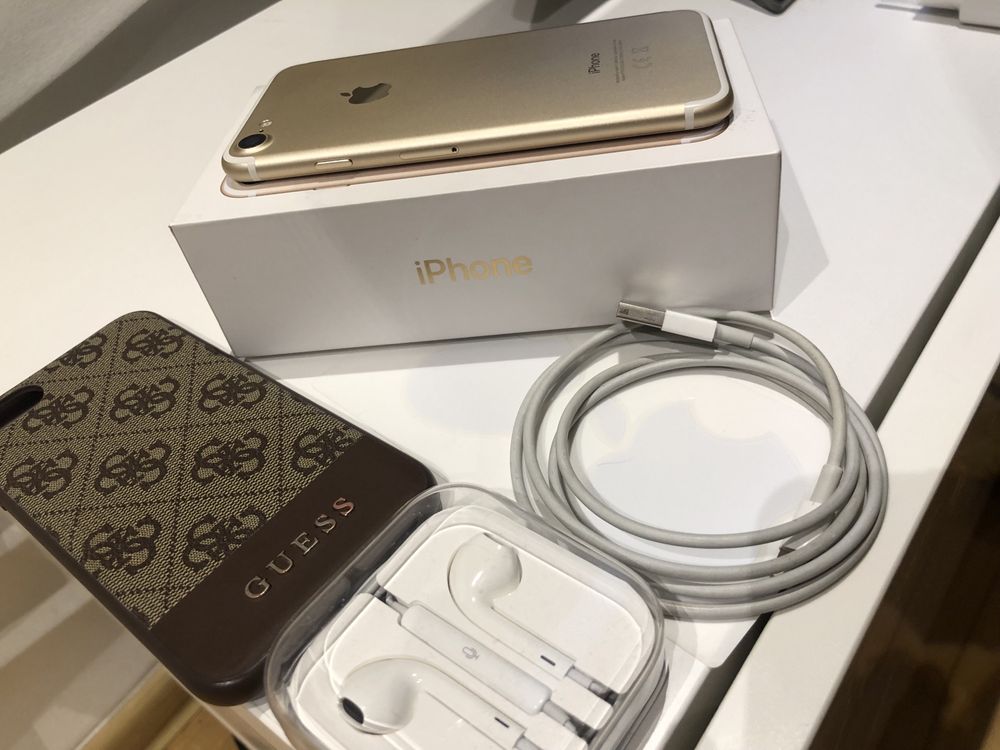 Iphone 7 - 32GB GOLD- zadbany jak nowy