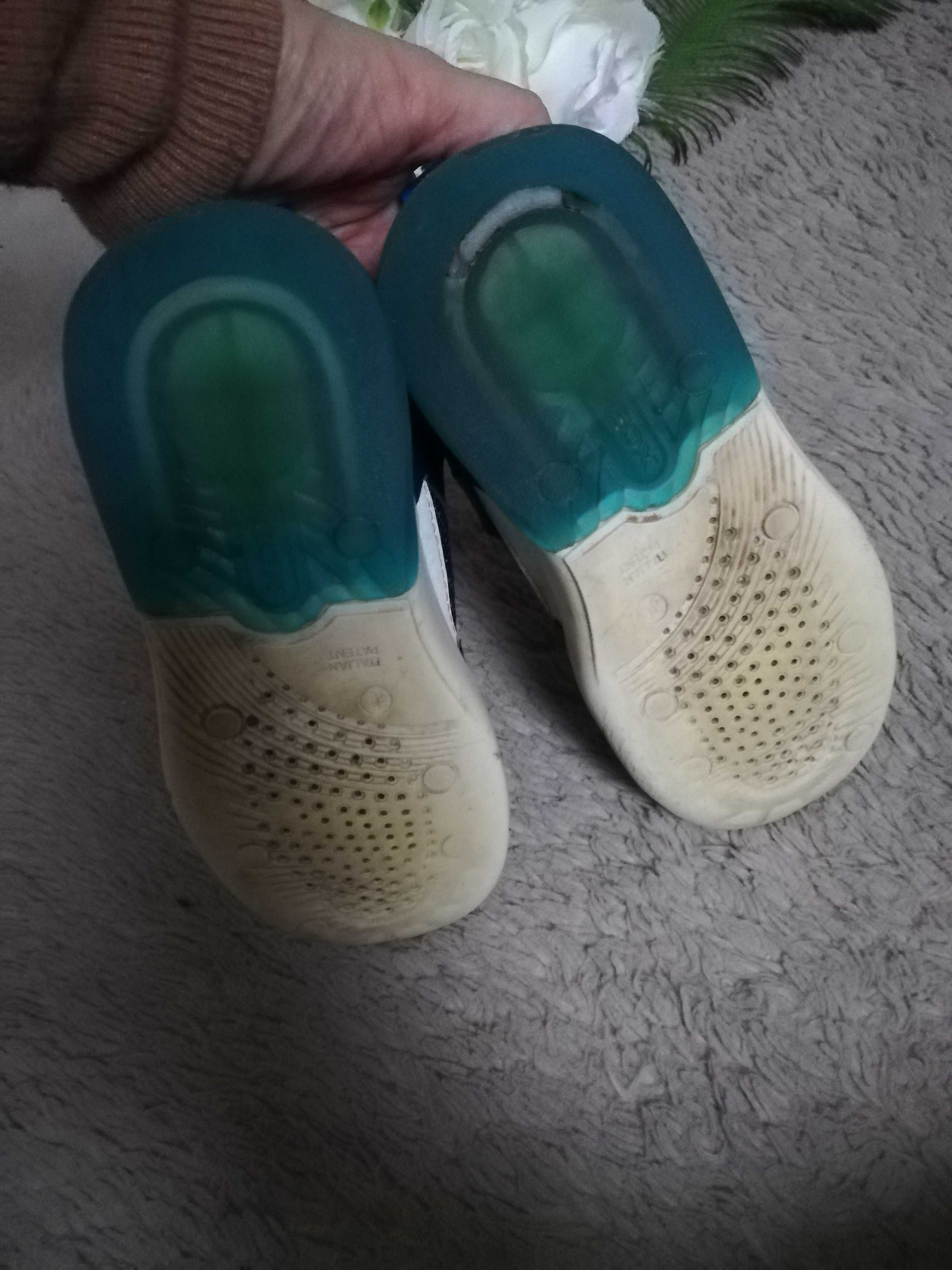 Trampki sneakersy Geox świecące podeszwy rozm. 30
