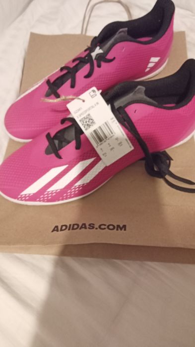 Футзалки        adidas р42