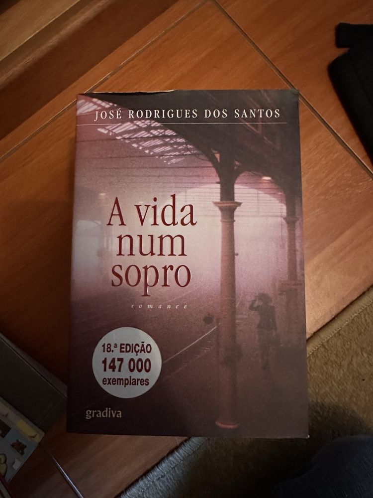 Vendo Livros 1€/cada, Funchal