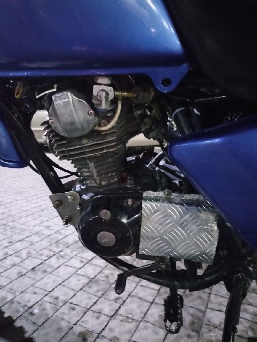 Suzuki DR250 (XL125)