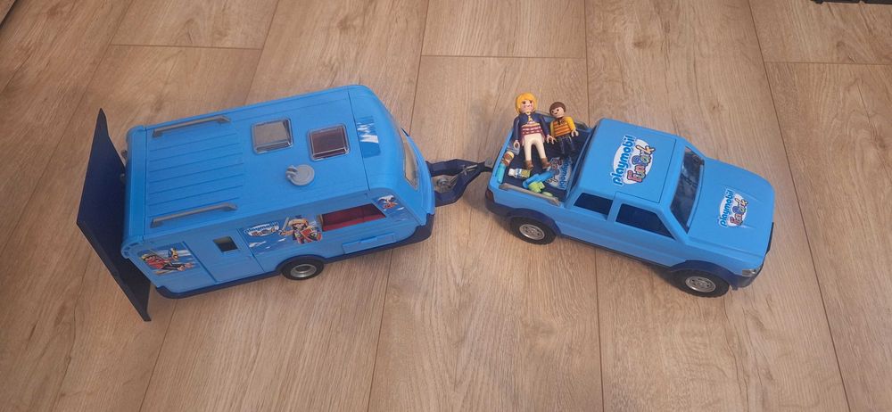Rozkładany kamper playmobile z dodatkami
