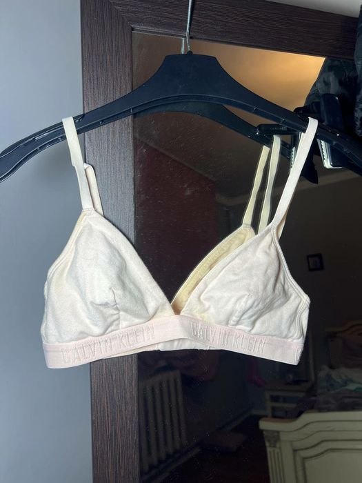 Бюстгальтер Calvin Klein Underwear бежевий
колір бежевий однотонний