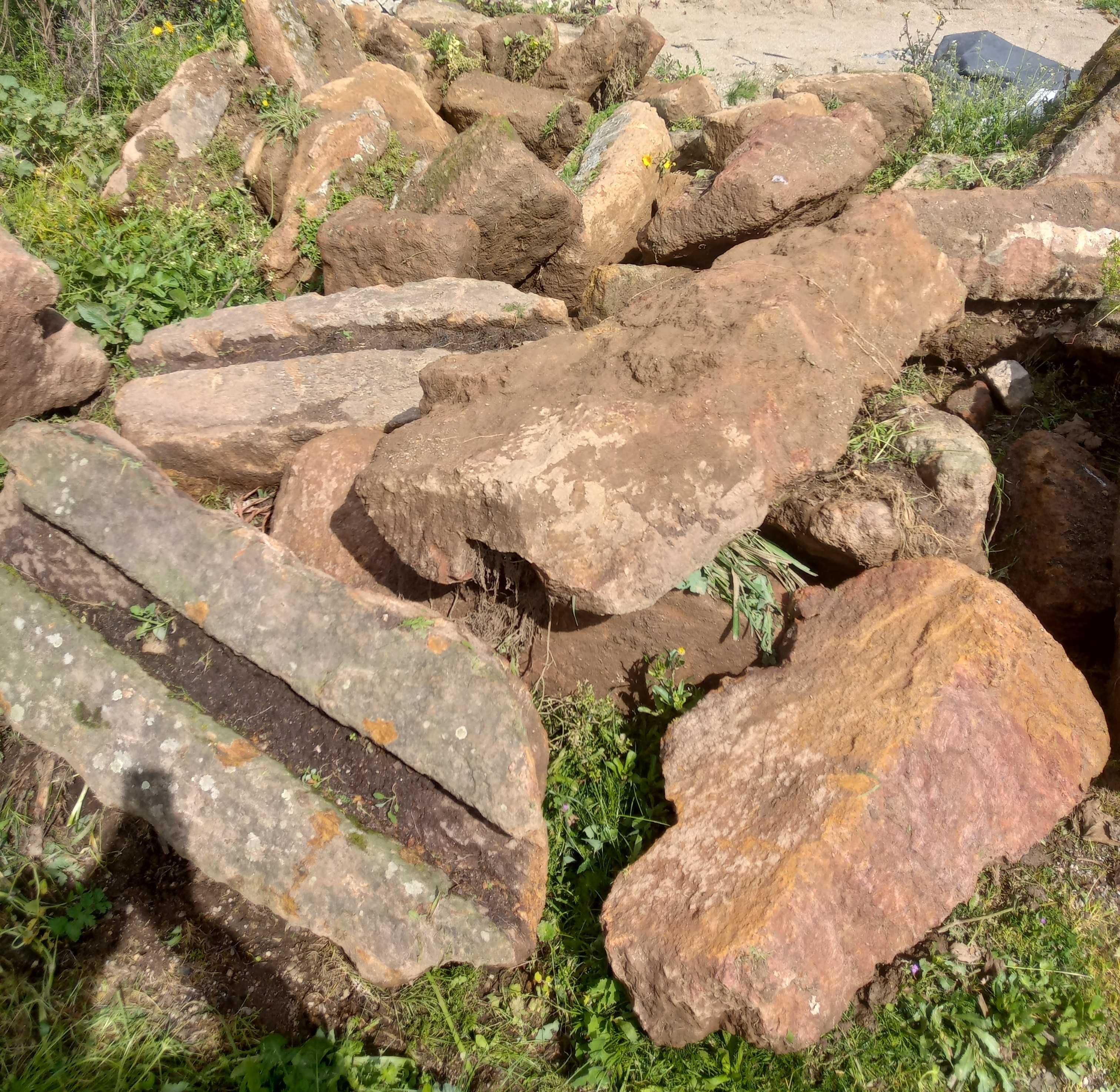 Caleiros em Pedra Xisto