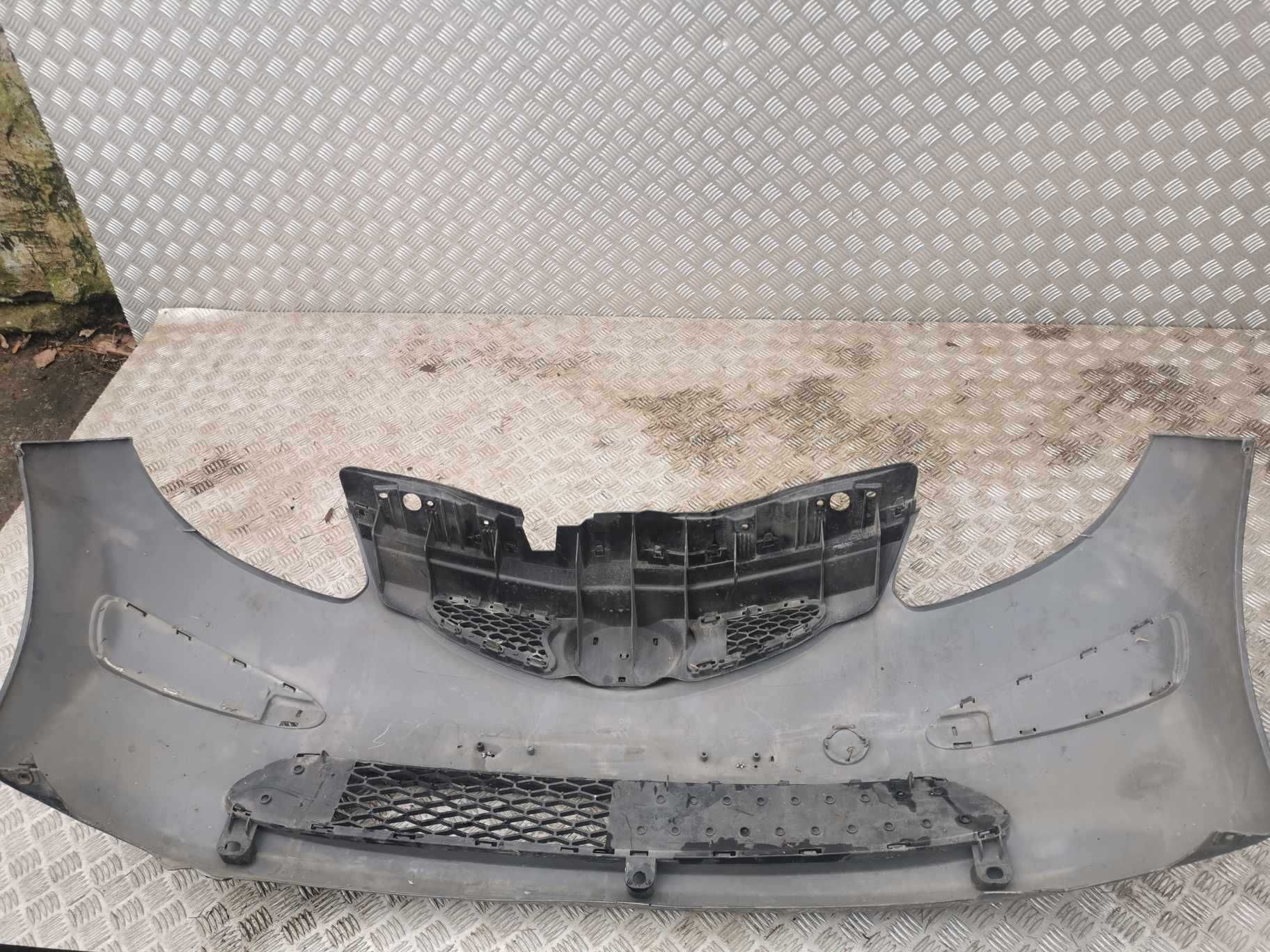Zderzak przedni przód Toyota Aygo 05-08 OE