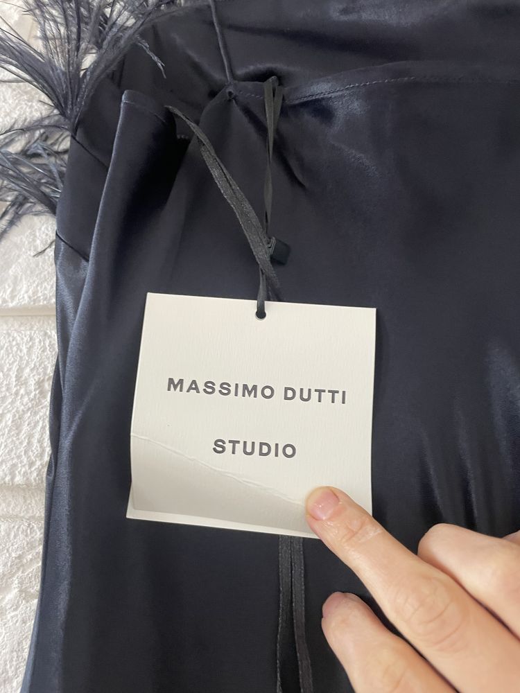 Massimo Dutti Studio dluga granatowa sukienka z piótami nowa