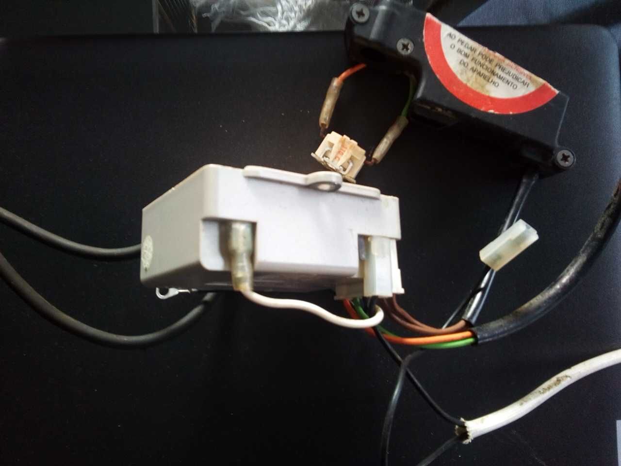 Unidade de ignição eletrônica de esquentador a gás