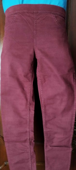 5 calças de ganga, com cintura elástica