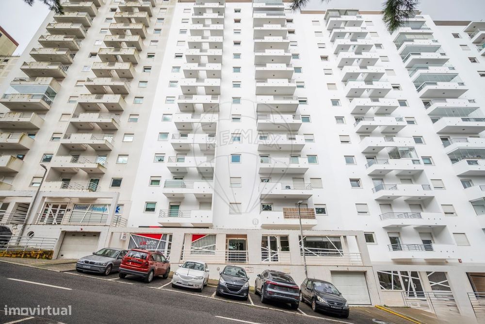 Apartamento T4 para arrendamento