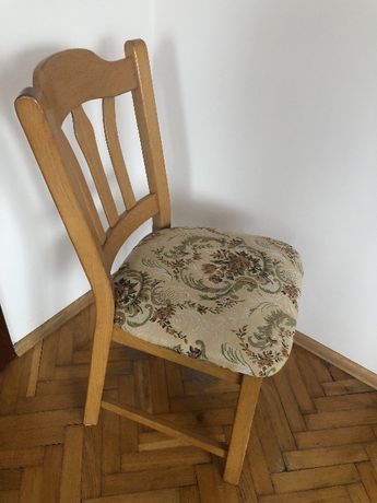 4dębowe piękne krzesła