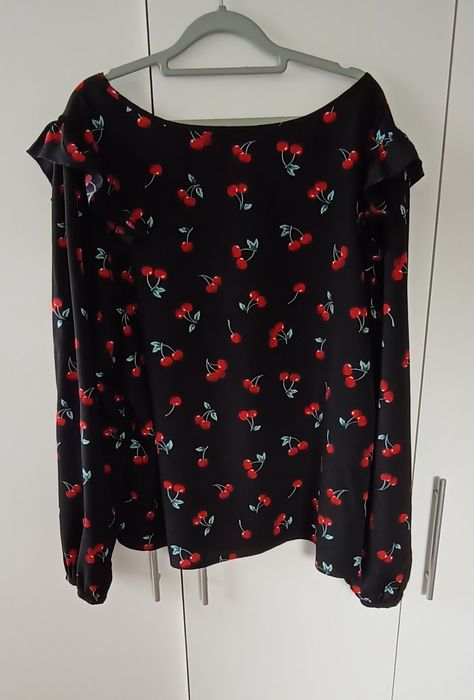 Czarna bluzka długi rękaw z motywem owocowym  4XL Shein
