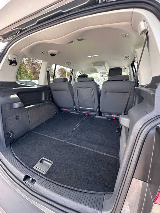 Продам Volkswagen Touran  2013 рік можлива розстрочка,кредит,обмін!