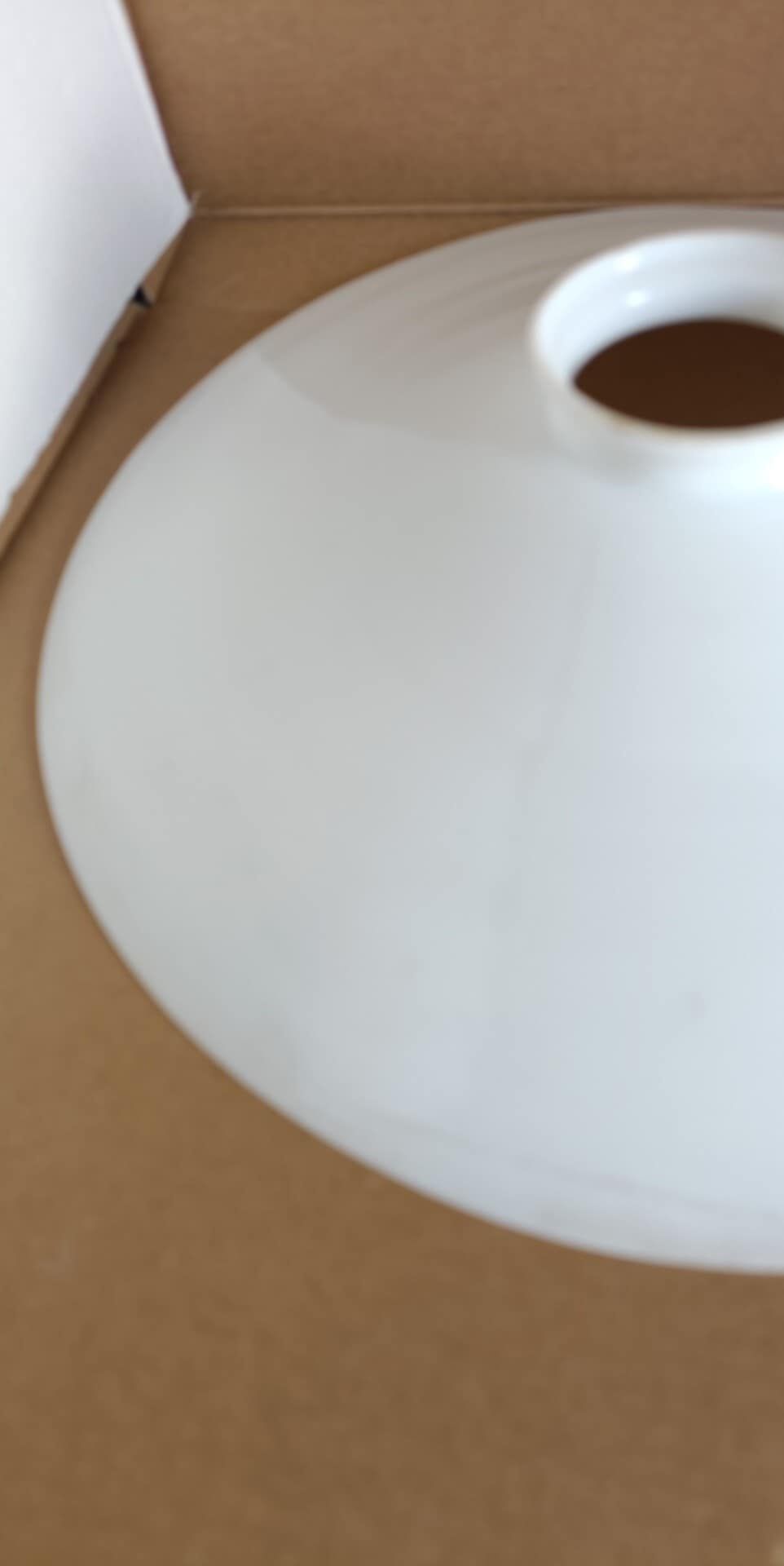 Abajour Prato de vidro para tecto coalhado branco
Disco vintage
Opali