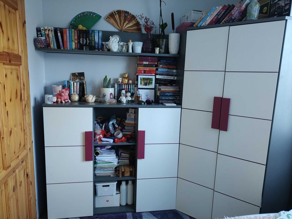 Meble,biurko i łóżko z materacem