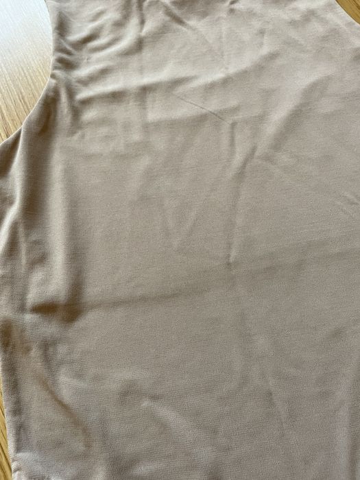 Боді бежевого кольору