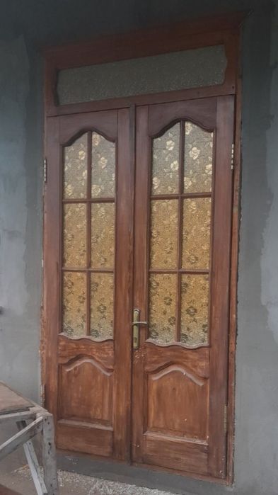 Двері дерев'янні вхідні коробка