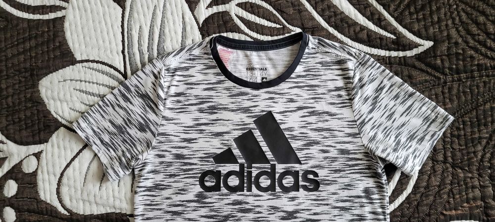 Bluzka Adidas - oryginalna, jedyna taka!