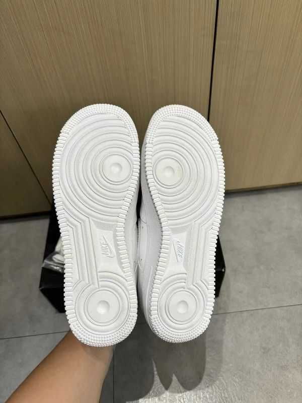 AF1\Powietrze*airDamskieNikeForce1SupremeWhite UnisexTrampki Rozm.44