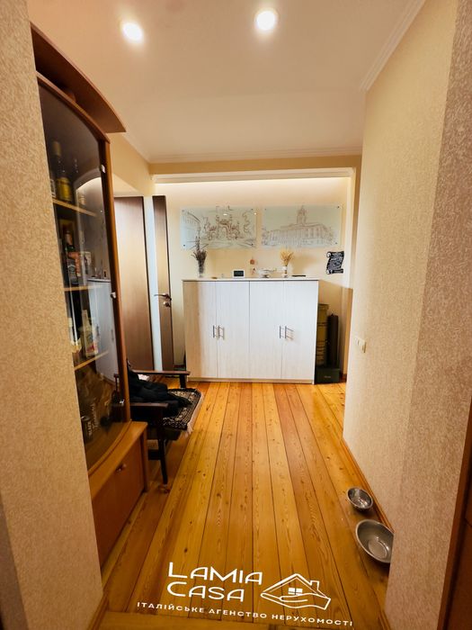 Продаж 3 кімнатноі квартири 167 м кв ближня роша