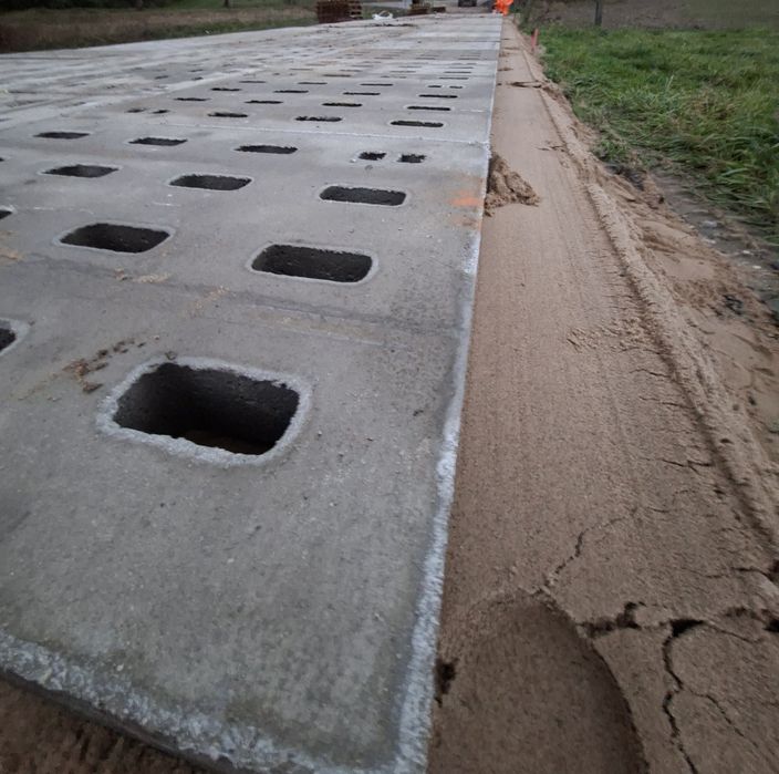 Ukladanie plyt jumbo, plyt drogowych