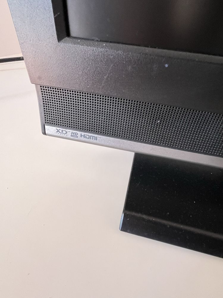 Dois monitores iguais, LG usado, preto