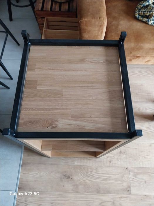 Półka na płyty winylowe