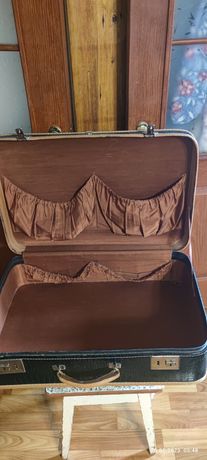 Продам времён СССР чемоданы