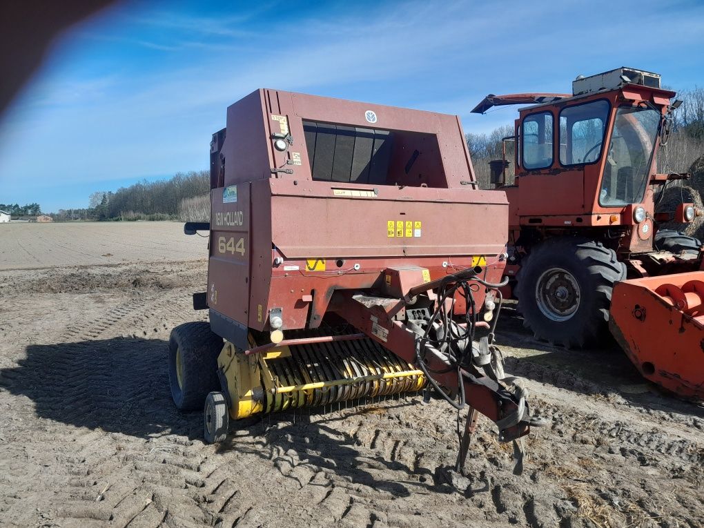 Prasa new holland 644