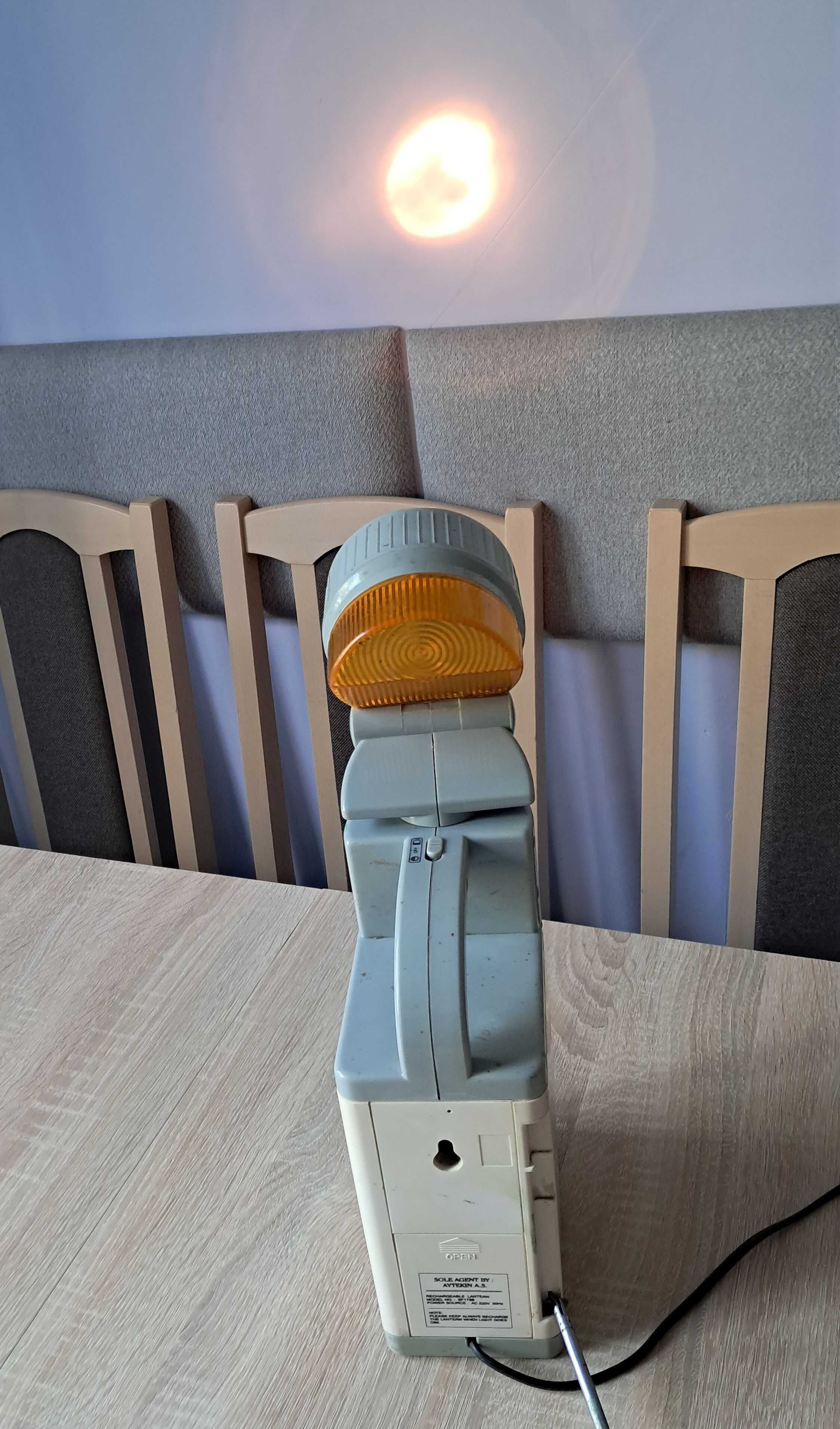 Wielofunkcyjna zabytkowa lampa, latarka  model SF-178B