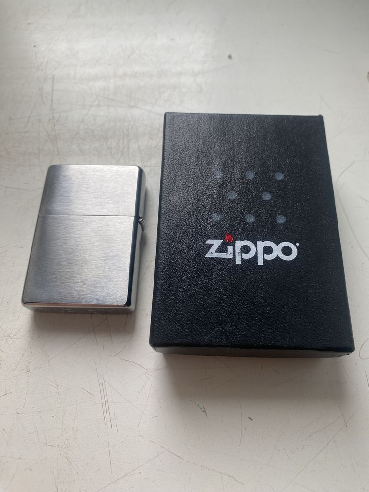 Продам запальничку ZIPPO