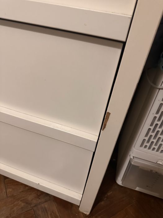 Comoda ikea com ; gavetas grandes.