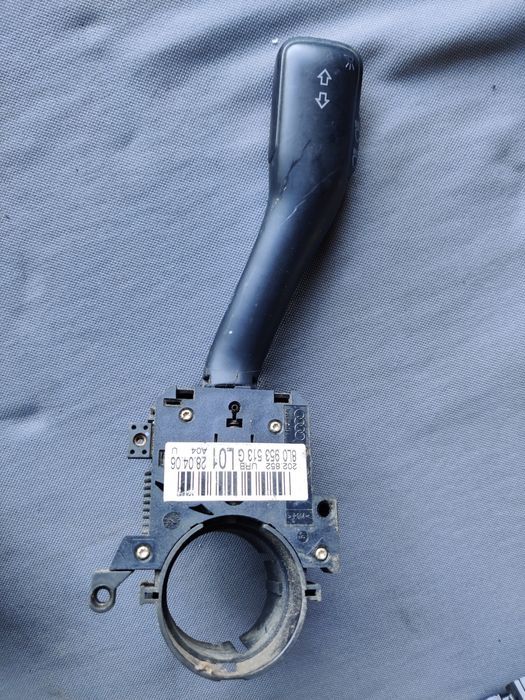 Manetka przełącznik kierunkowskazów tempomat Audi A6 C5 VW