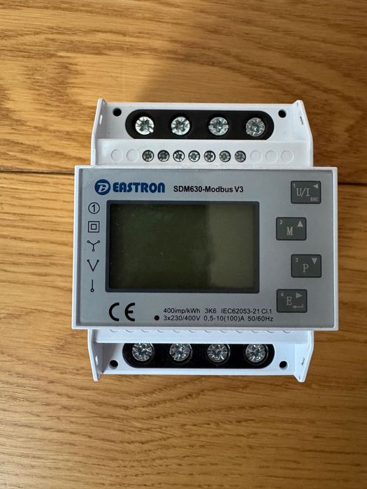 Medidor de energia trifásico